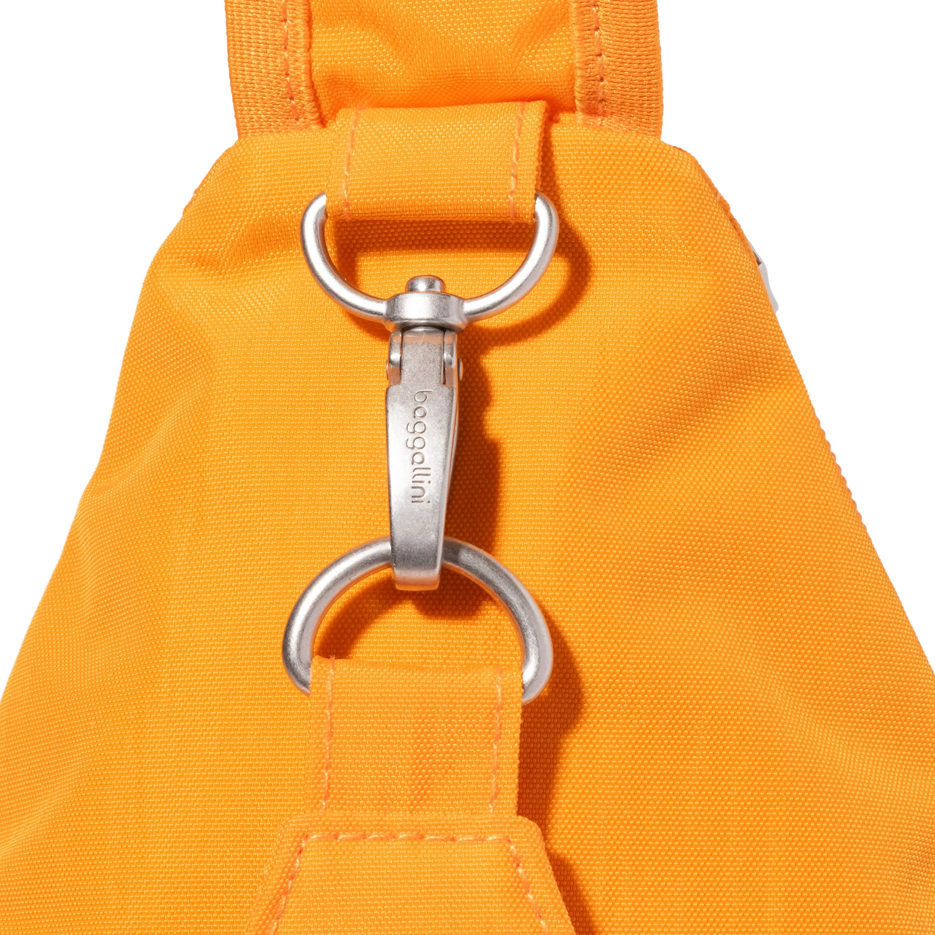 baggallini Central Park Sling