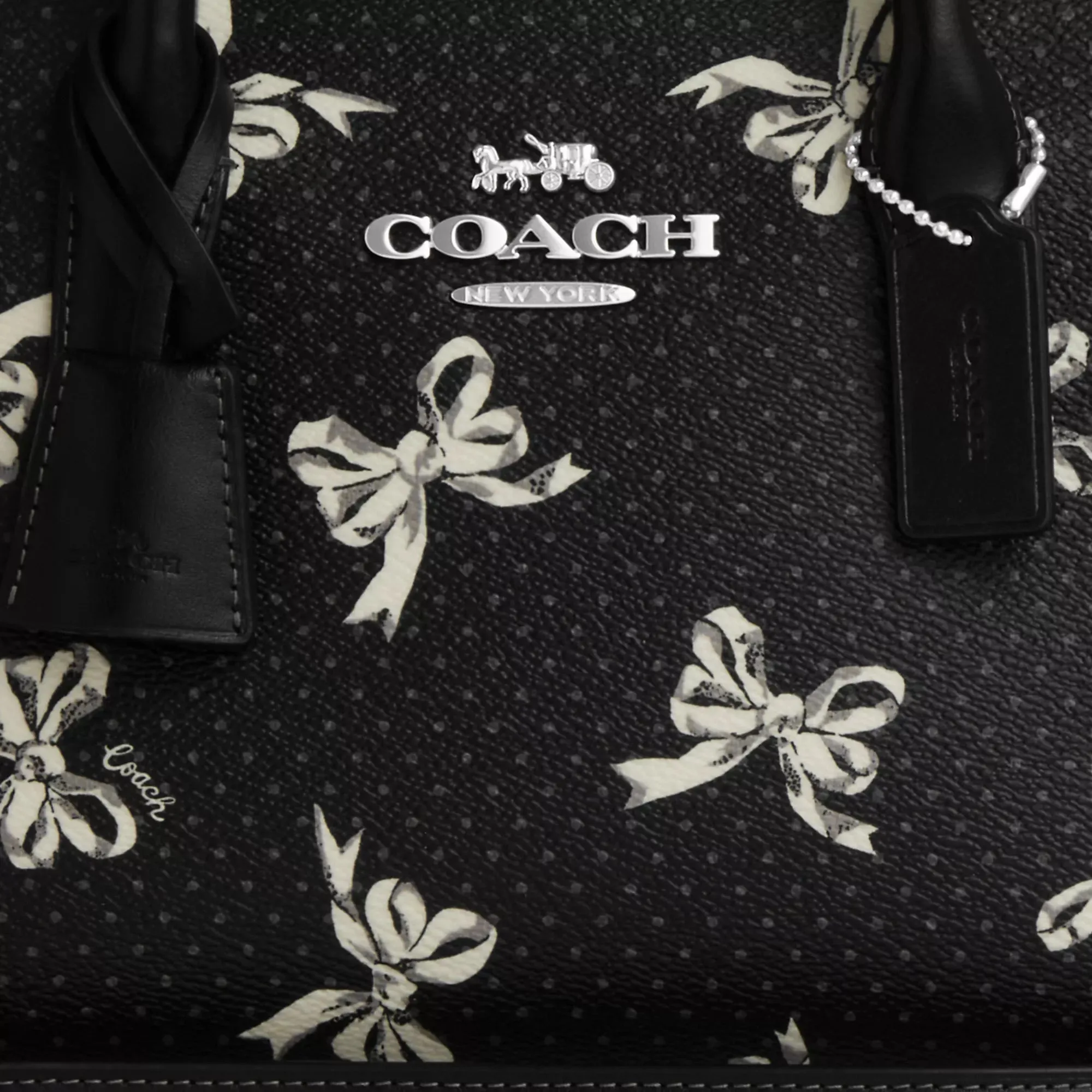 Coach Outlet Andrea Carryall Bag With Bow Print