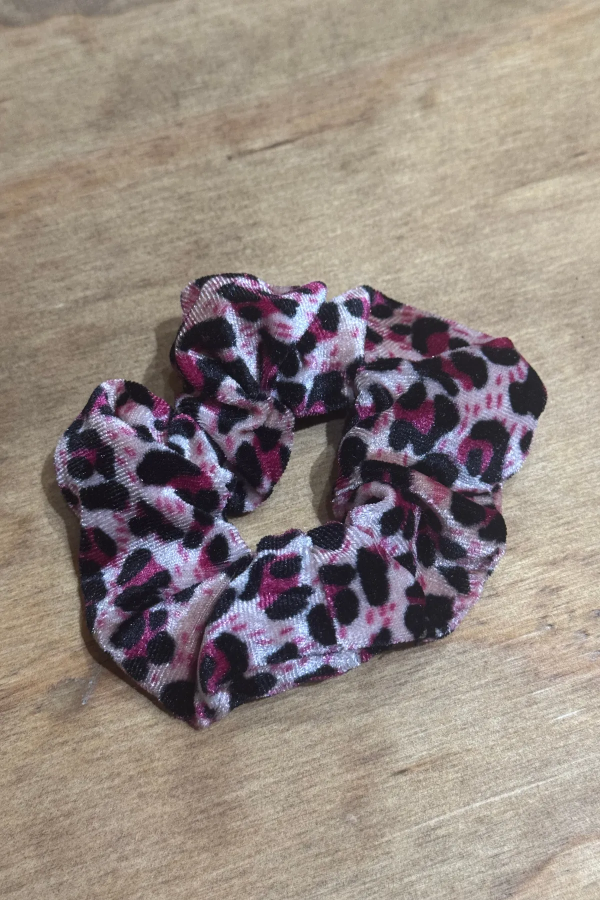 Leopard Scrunchie - Pink