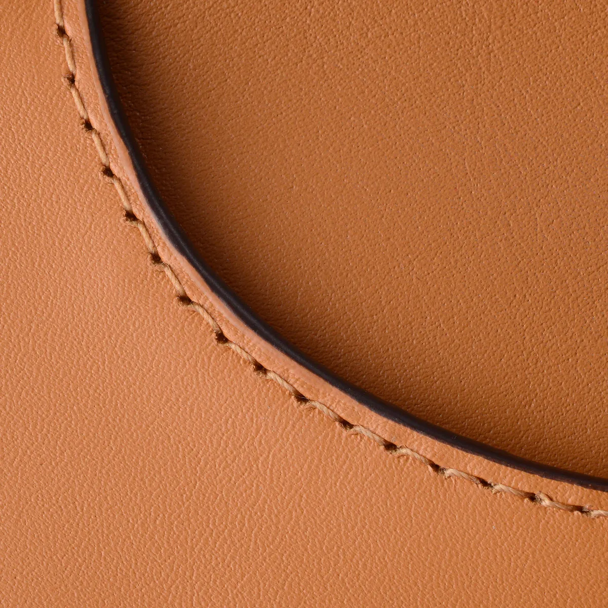 London Pockets - Medium Zip Top Crossbody