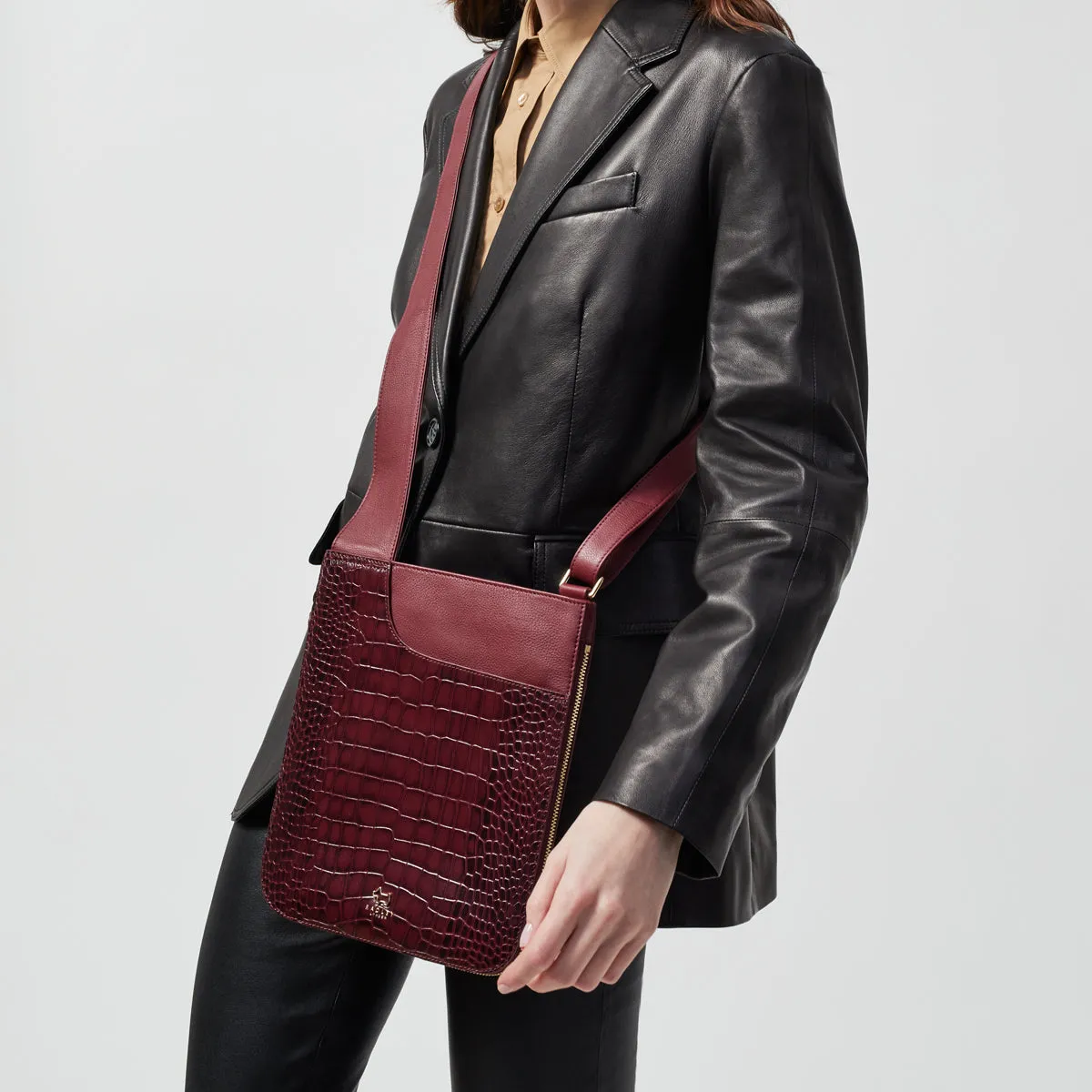 Pockets Faux Croc - Medium Zip Around Crossbody