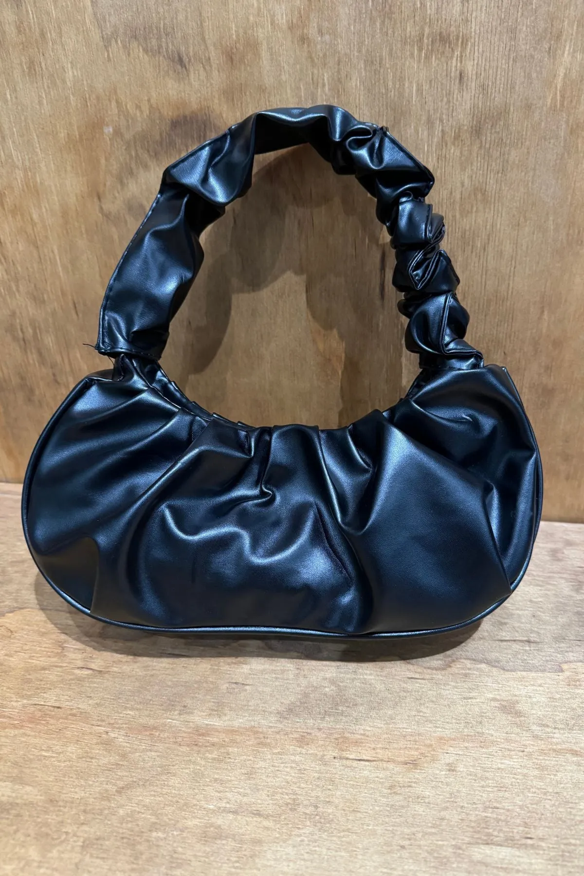 Scrunch Shoulder Bag- Black